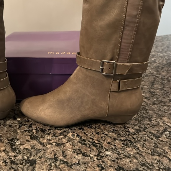 Madden girl tall zilch taupe boots NIB 8.5 - Picture 4 of 14